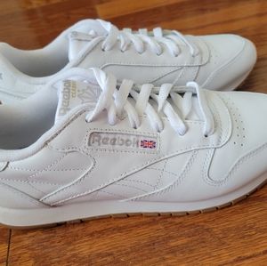 Womans size 9 Womens Reebok Classic Leather Athletic Shoe - White / Gum
